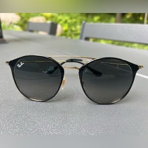 Women’s designer sunglasses Ray-Ban RB 3546 polished black on gold